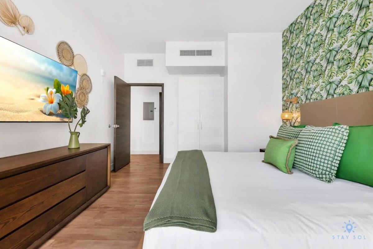 5 Beach Resort APT w FRONT BAY VIEW TERRACE UP TO 6 POOL Hollywood Exterior foto