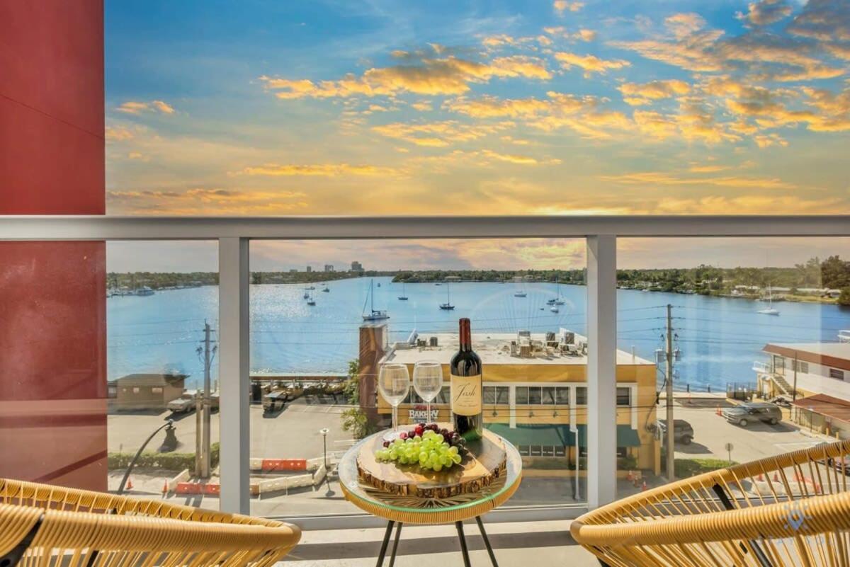 5 Beach Resort APT w FRONT BAY VIEW TERRACE UP TO 6 POOL Hollywood Exterior foto